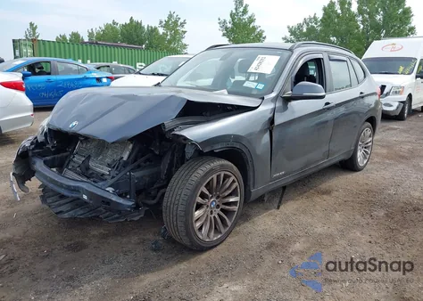 2014 BMW X1 xDrive28I из США, поврежденный, VIN WBAVL1C59EVR93726